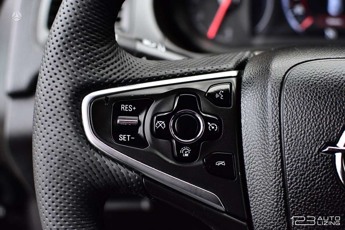Opel Insignia 2014 — photo 22