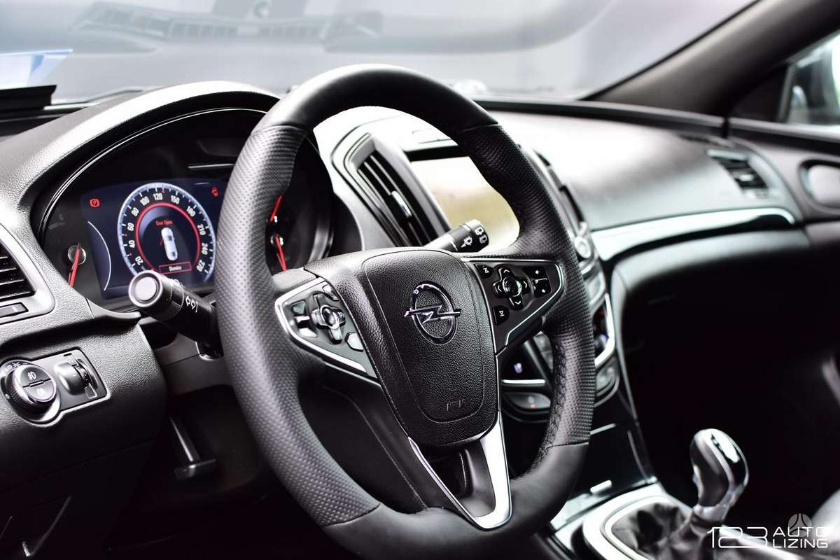 Opel Insignia 2014 — photo 25