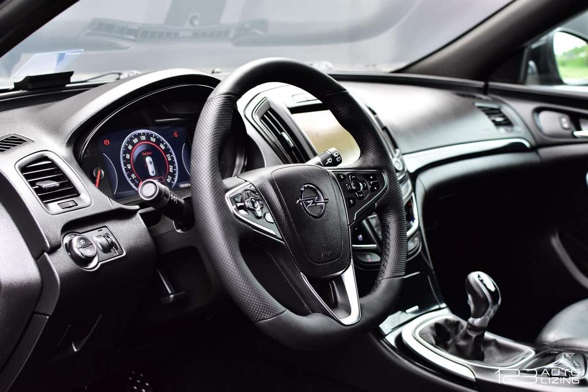 Opel Insignia 2014 — photo 27