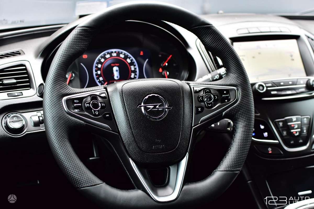 Opel Insignia 2014 — photo 28