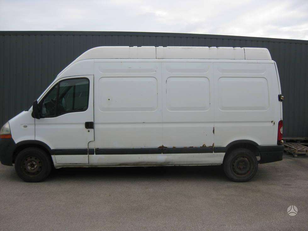 Renault Master 2008 — rear view