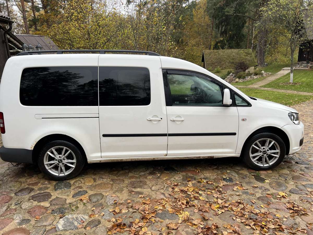 Volkswagen Caddy 2012 — салон