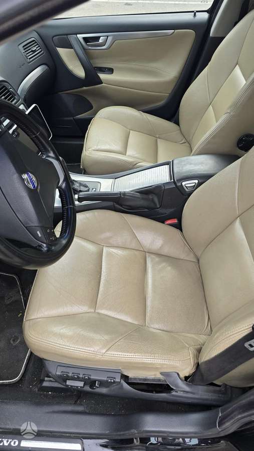 Volvo V70 2006 — photo 12