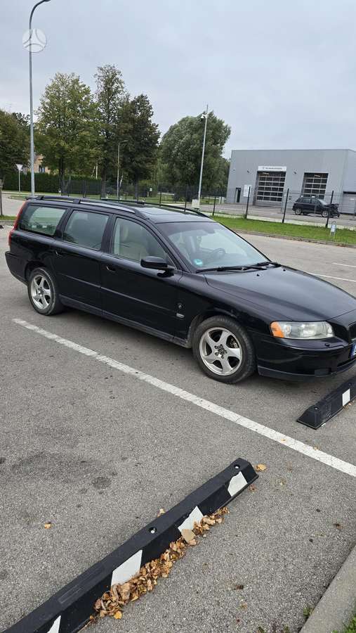 Volvo V70 2006 — engine 2401 cm³, 185 HP (136kW)