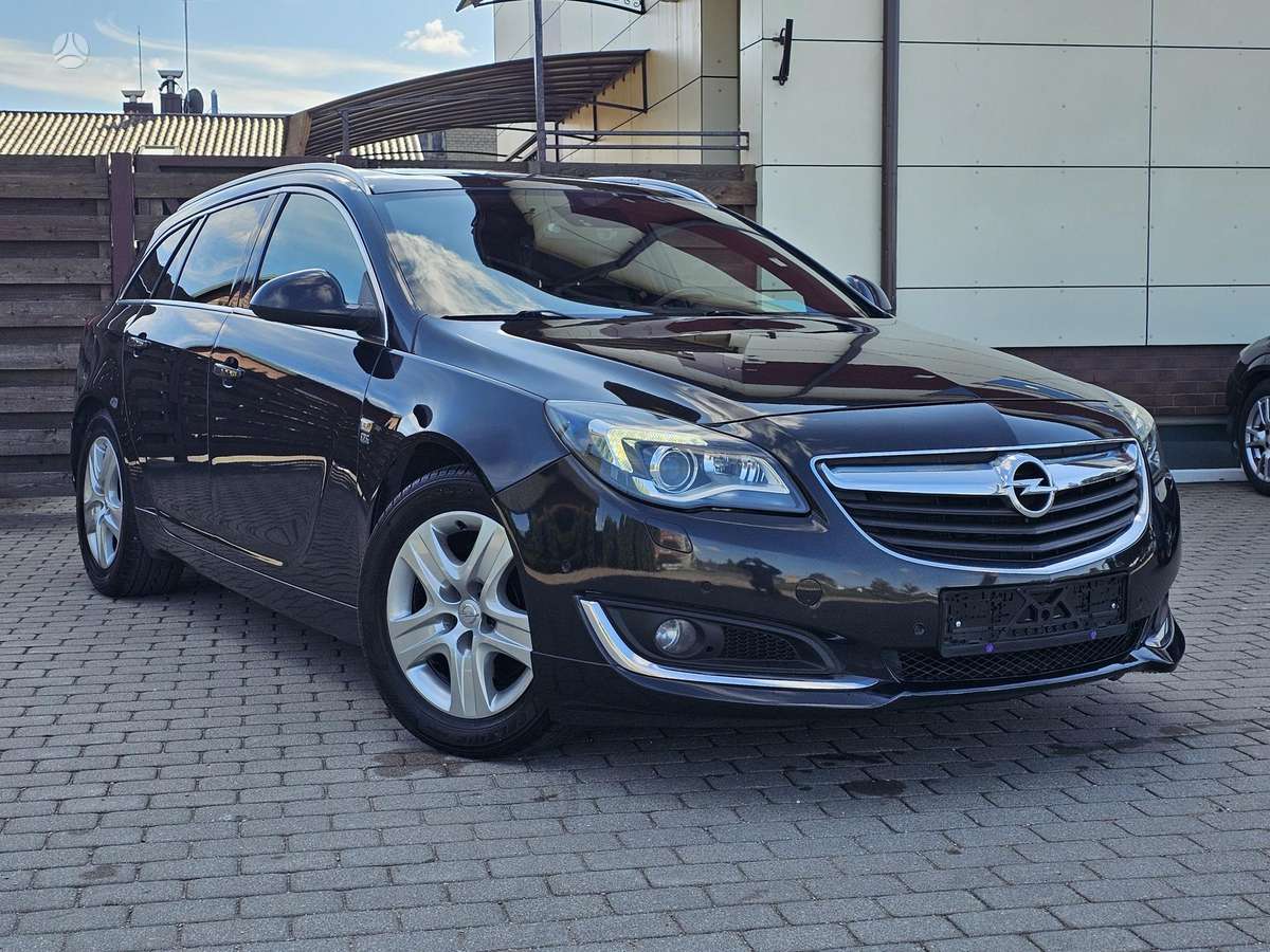 Opel Insignia 2015 — rear view