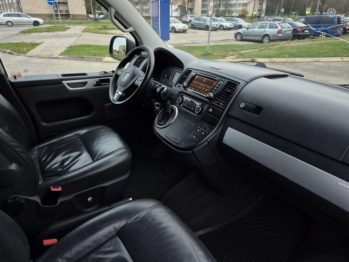 Volkswagen Multivan 2011 — photo 10