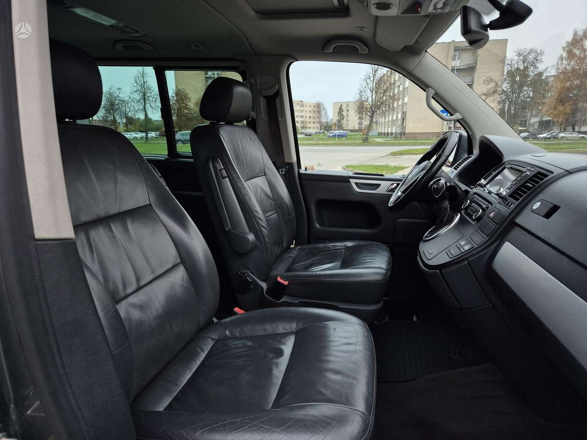 Volkswagen Multivan 2011 — photo 17