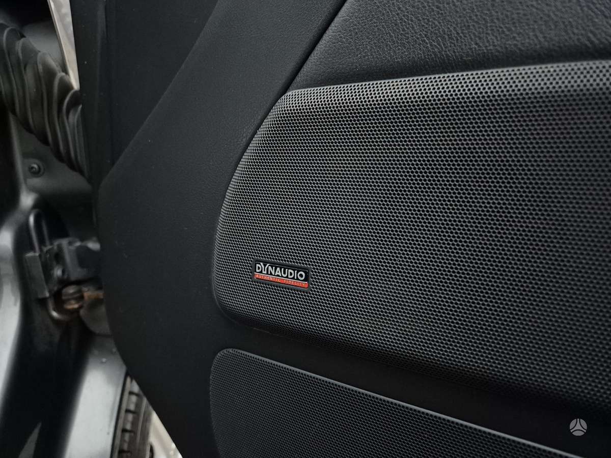 Volkswagen Multivan 2011 — photo 19