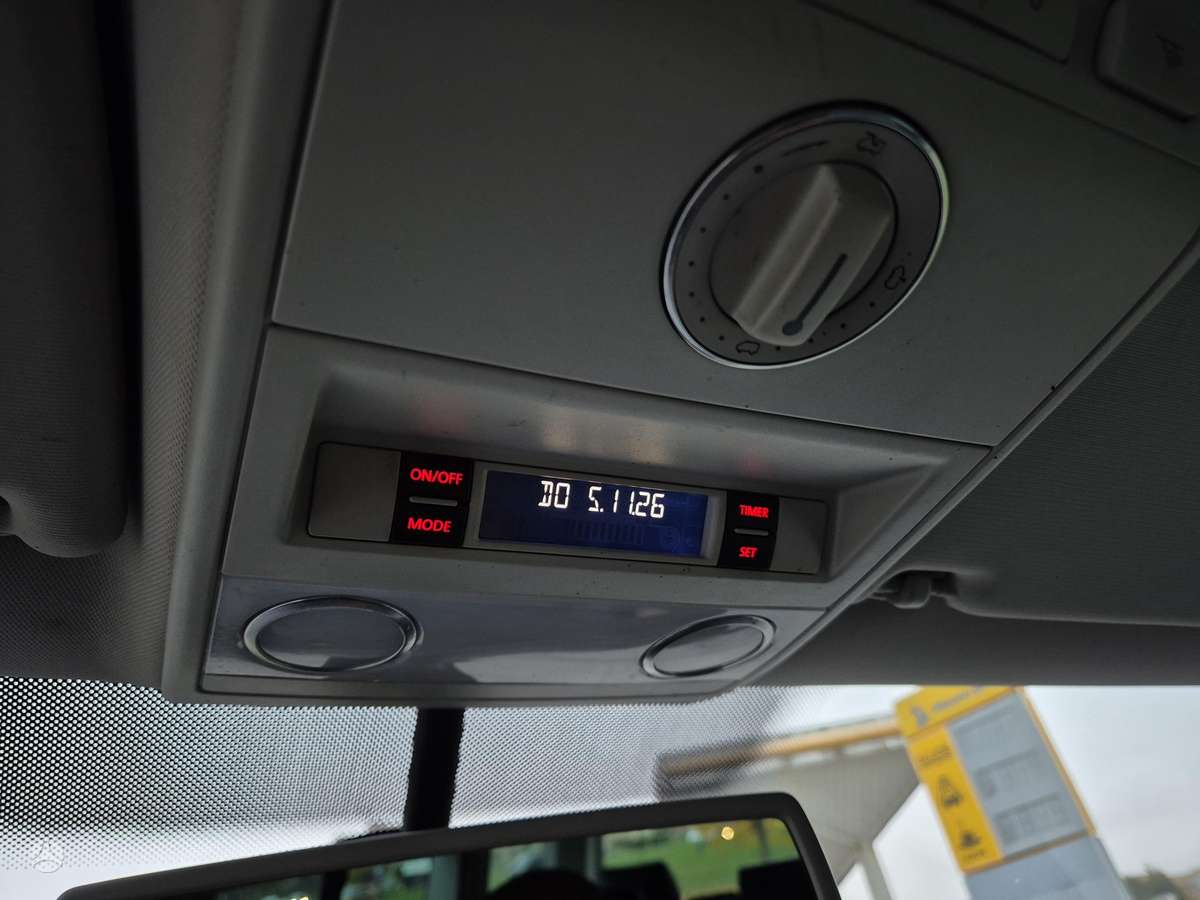 Volkswagen Multivan 2011 — photo 24