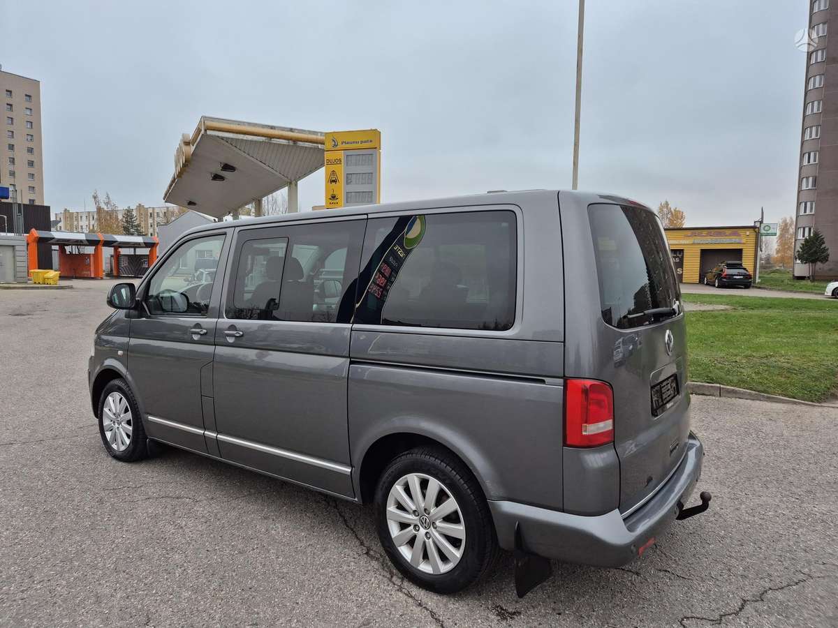 Volkswagen Multivan 2011 — interior