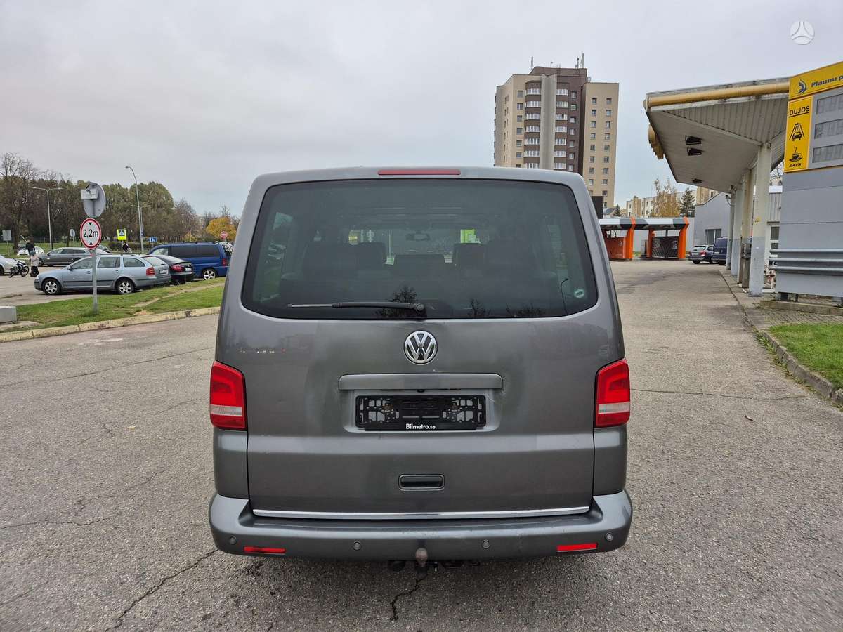 Volkswagen Multivan 2011 — engine 1968 cm³, 179 HP (132kW)
