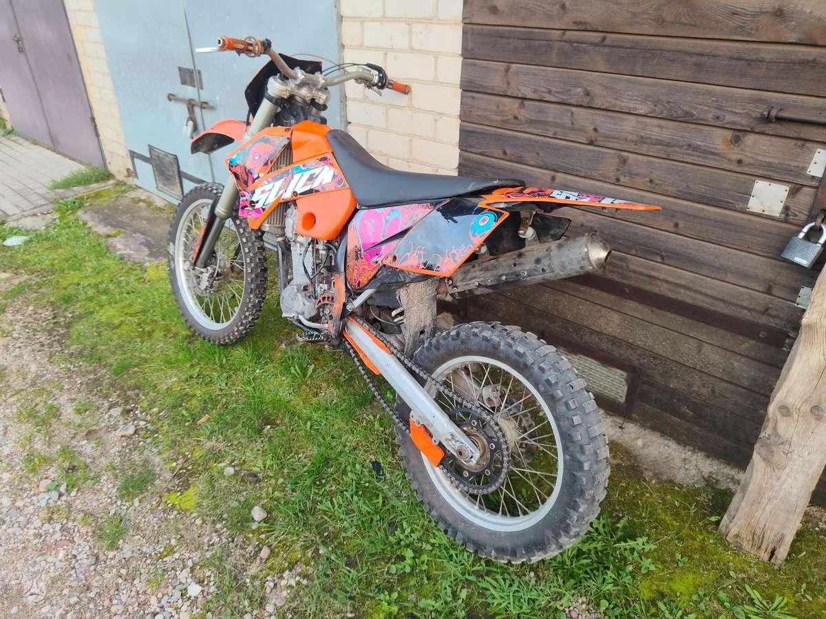 KTM EXC 2005 — rear view