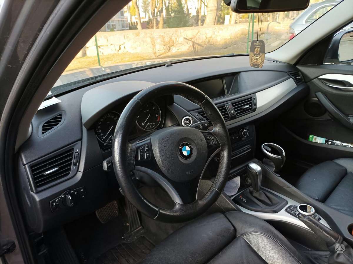 BMW X1 2010 — photo 6