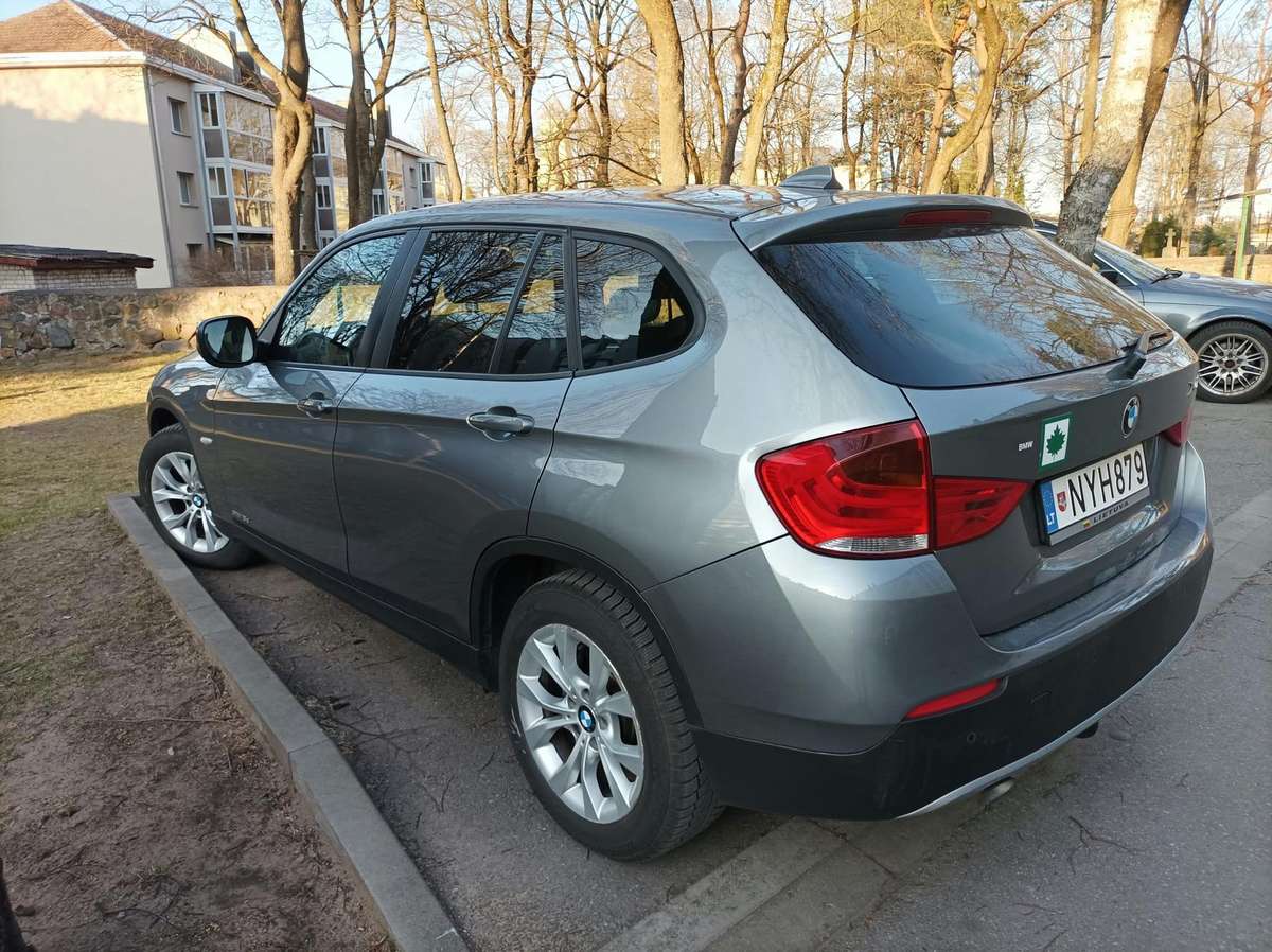 BMW X1 2010 — photo 8