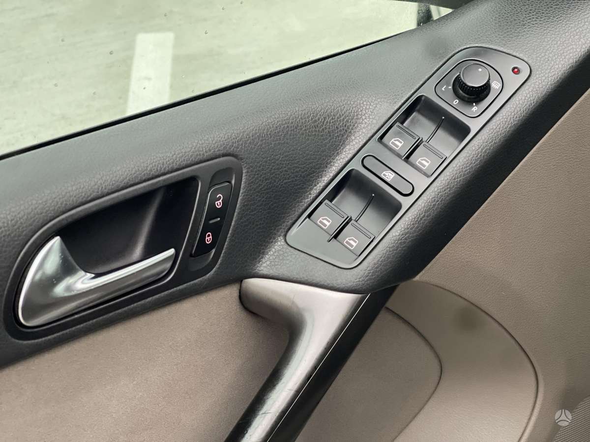 Volkswagen Tiguan 2009 — photo 18
