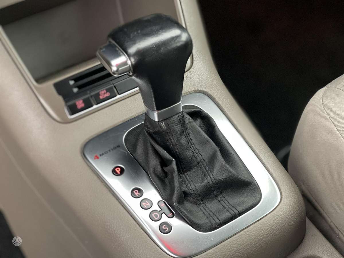 Volkswagen Tiguan 2009 — photo 20