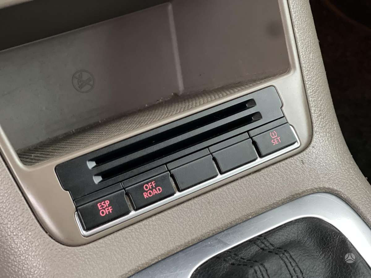 Volkswagen Tiguan 2009 — photo 21