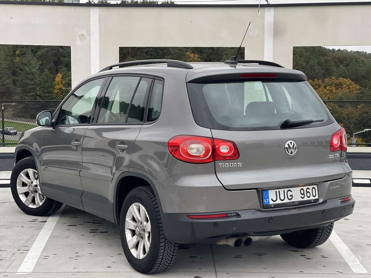 Volkswagen Tiguan 2009 — interior
