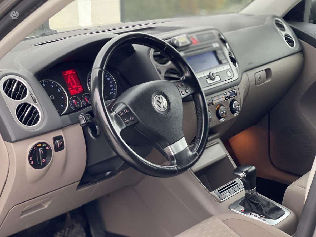 Volkswagen Tiguan 2009 — photo 8