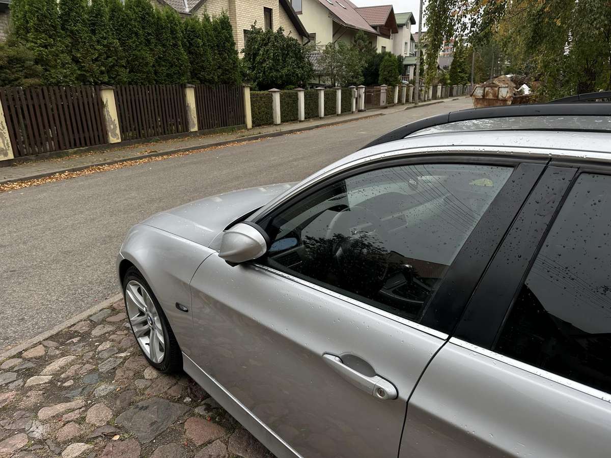 BMW 330 2006 — photo 13