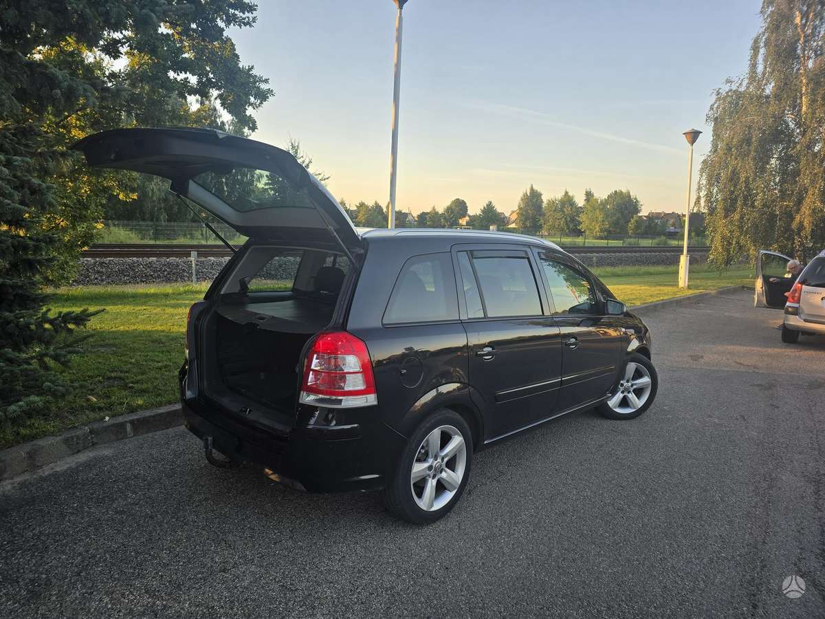 Opel Zafira 2009 — photo 10