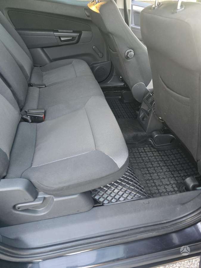 Opel Zafira 2009 — photo 14