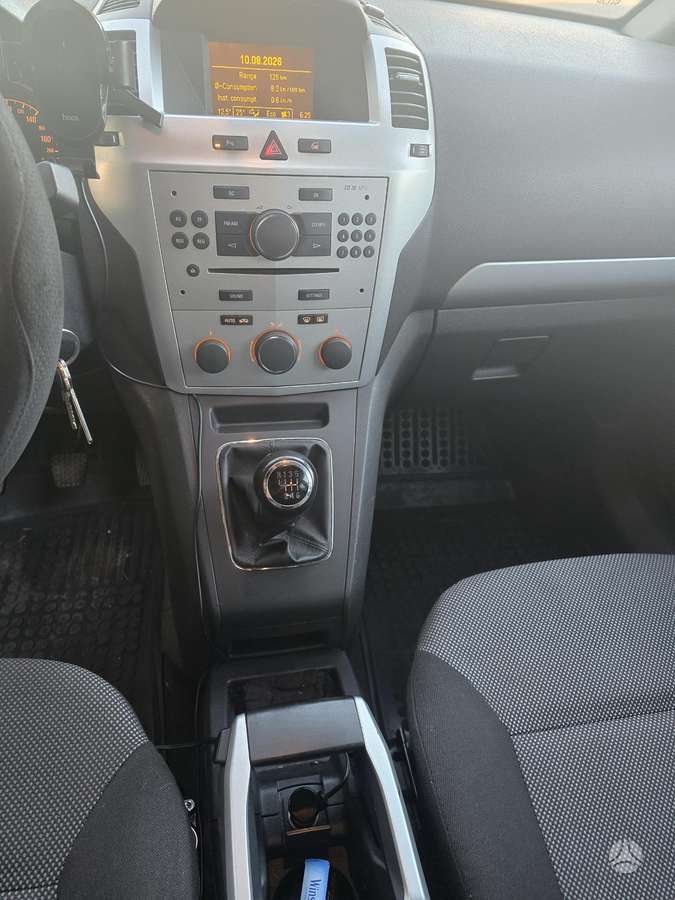 Opel Zafira 2009 — photo 17