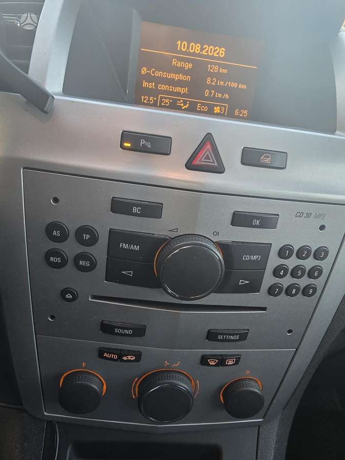 Opel Zafira 2009 — photo 18