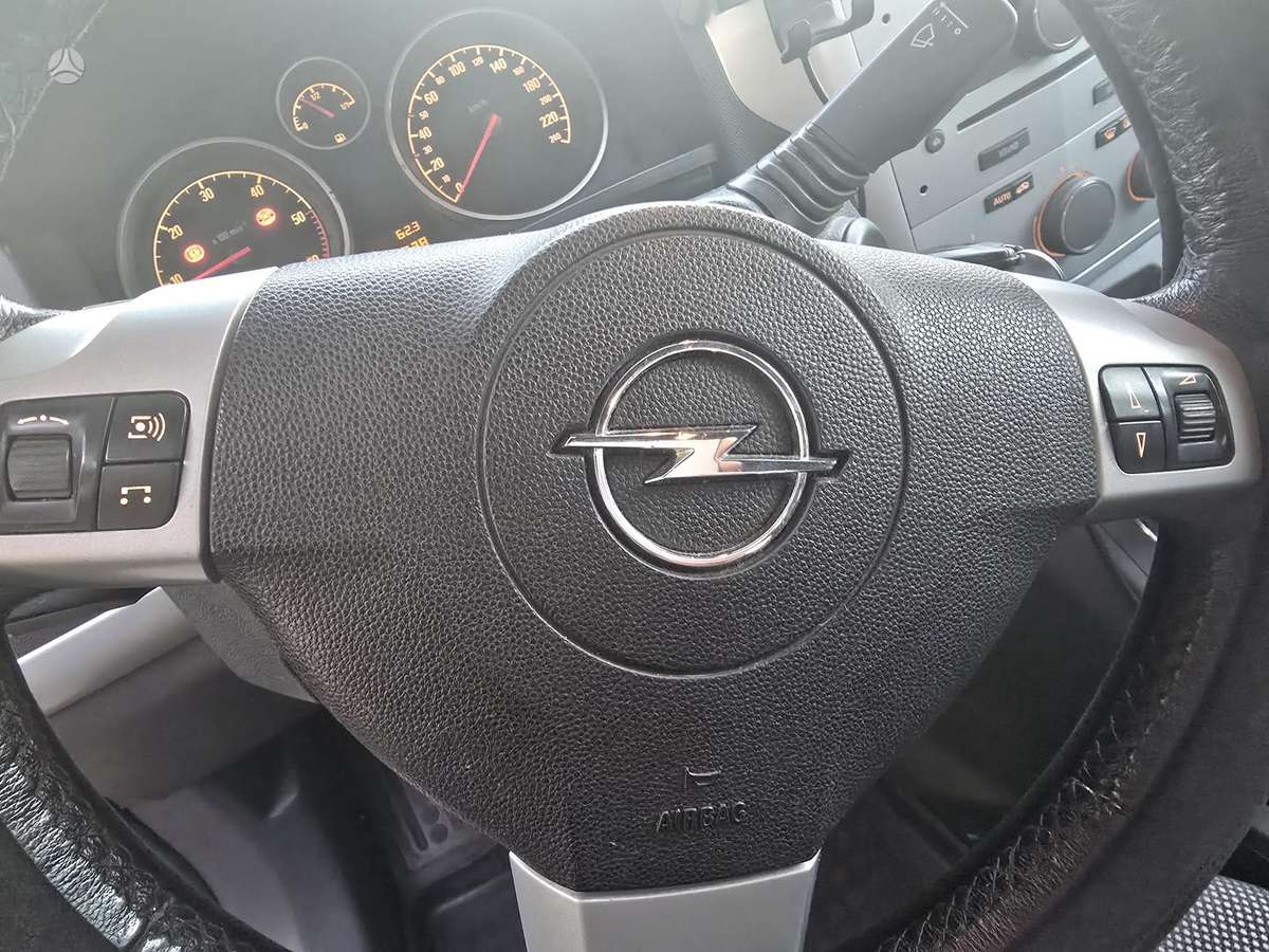Opel Zafira 2009 — photo 19