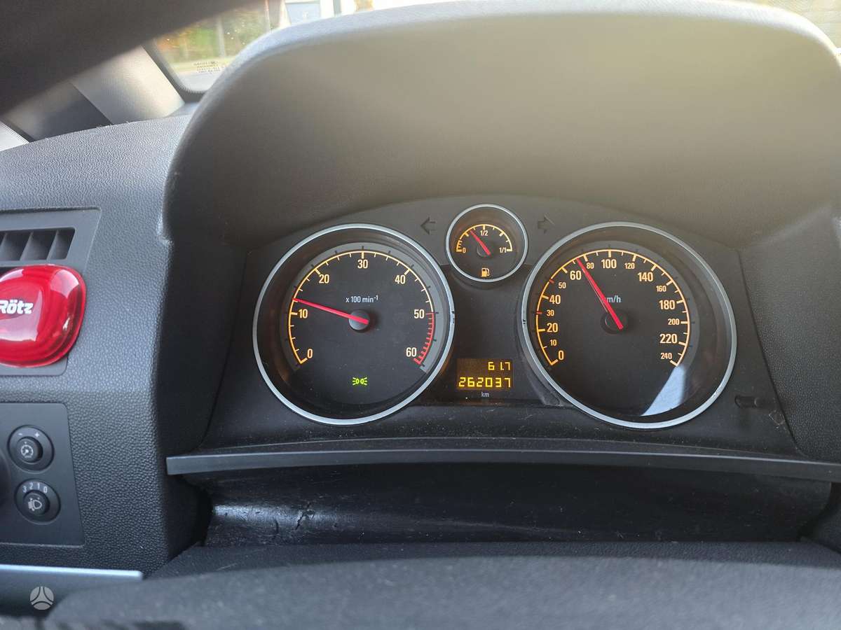 Opel Zafira 2009 — photo 31