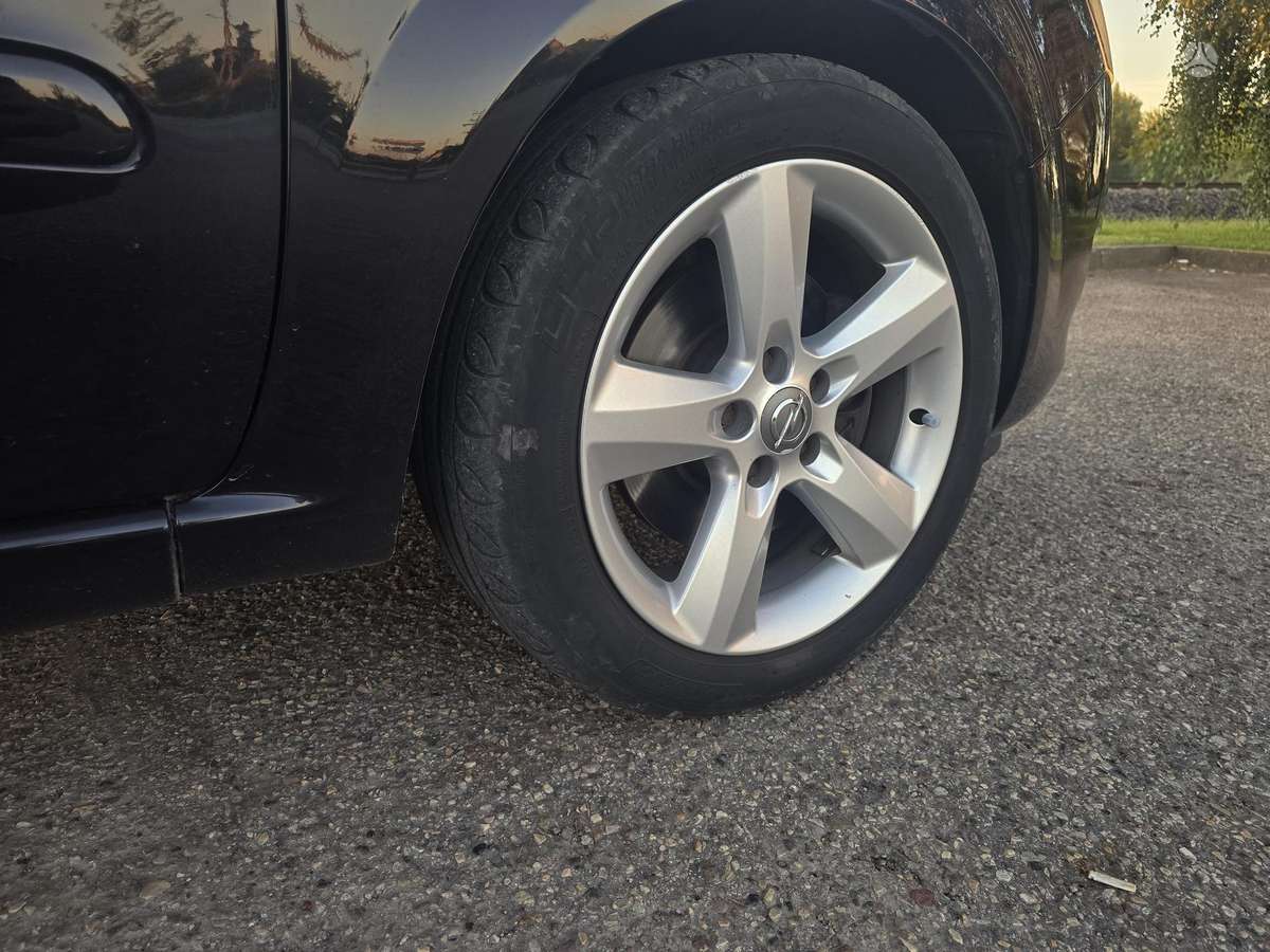 Opel Zafira 2009 — photo 5