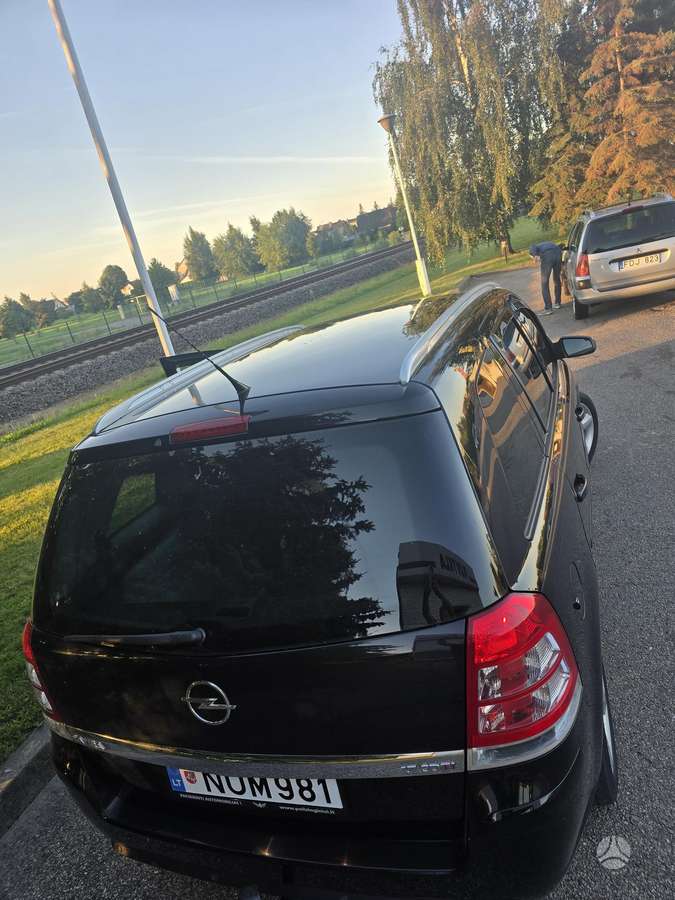 Opel Zafira 2009 — photo 6