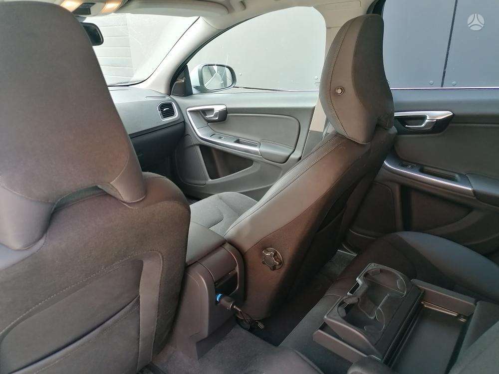 Volvo V60 2011 — engine 1984 cm³, 163 HP (120kW)