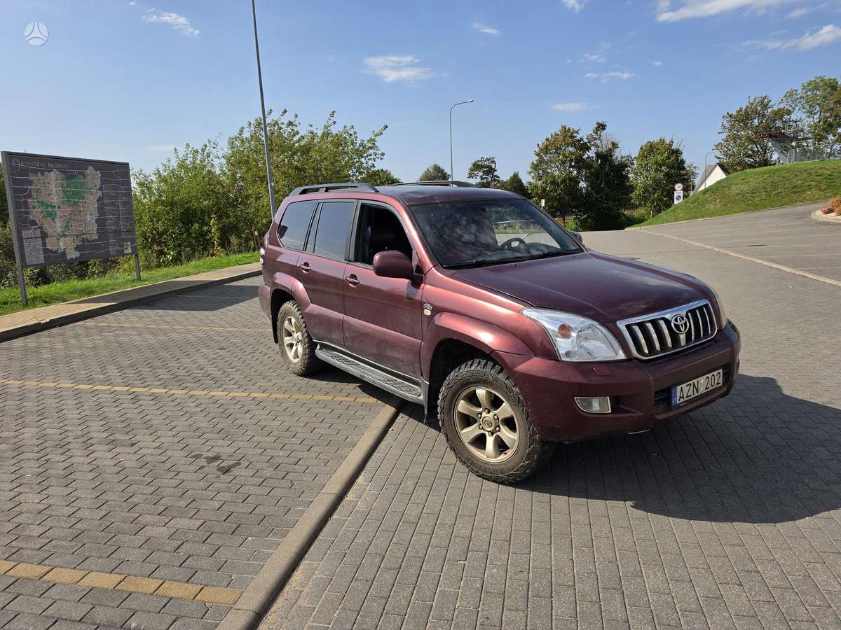Toyota Land 2005 — rear view