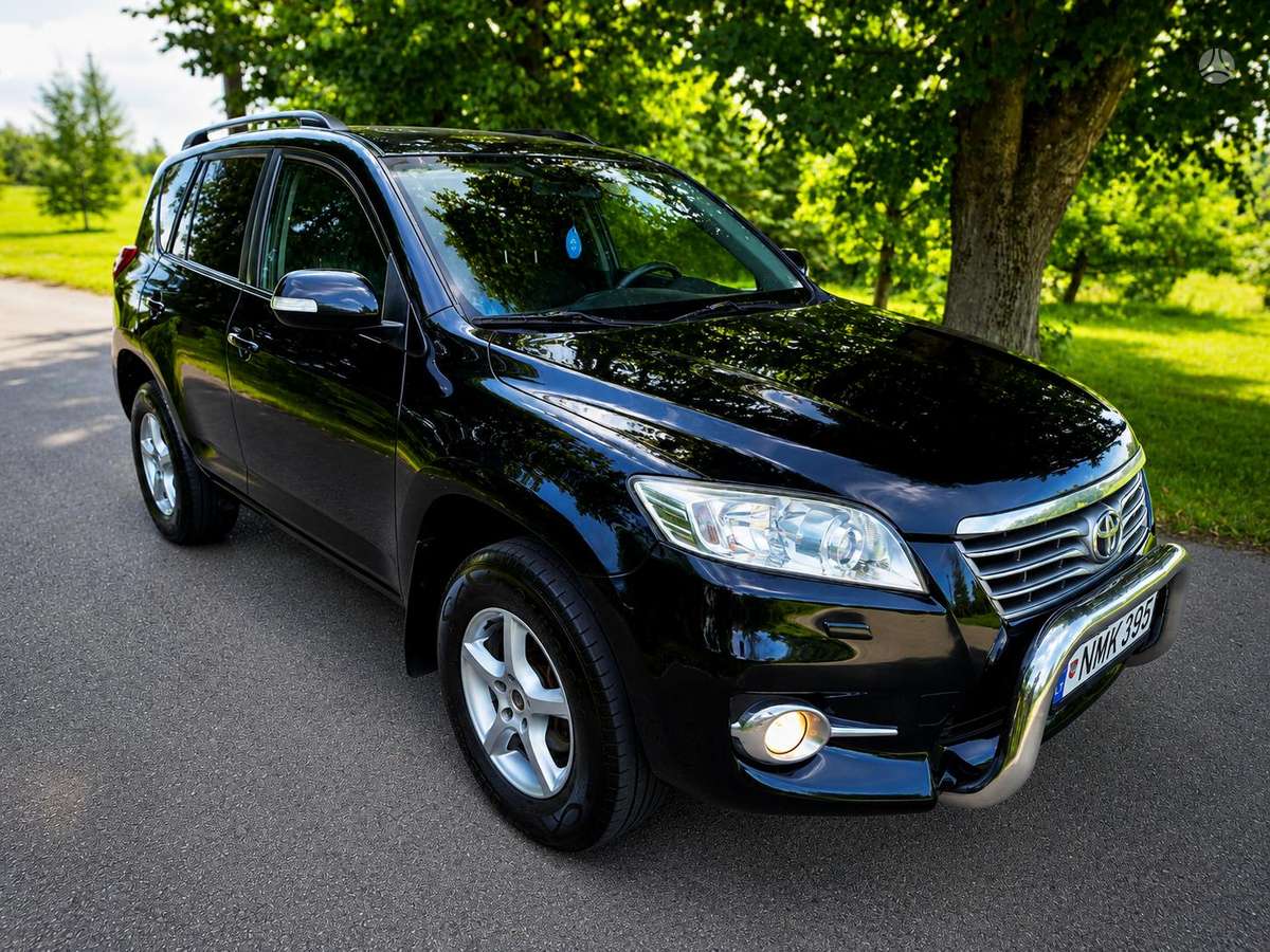 Toyota RAV4, 2010