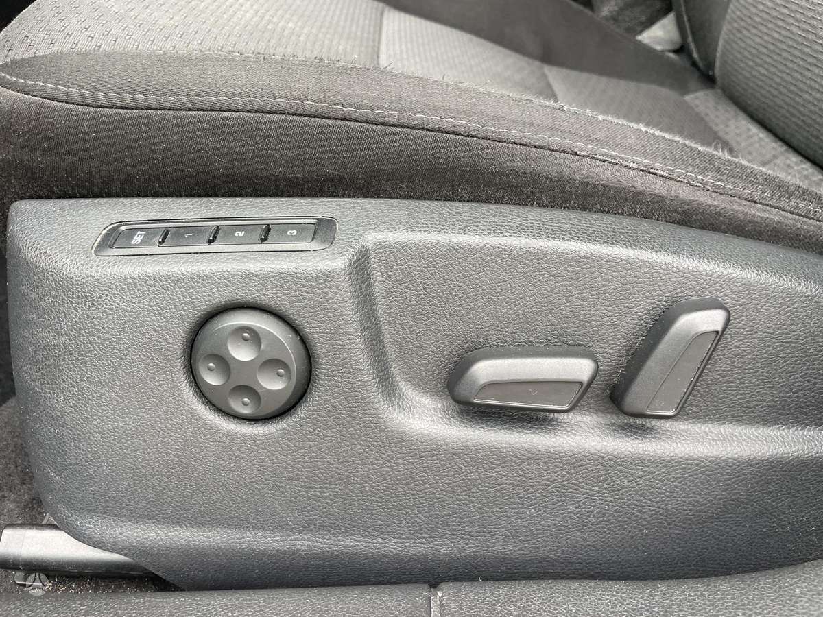 Skoda Superb 2011 — photo 11
