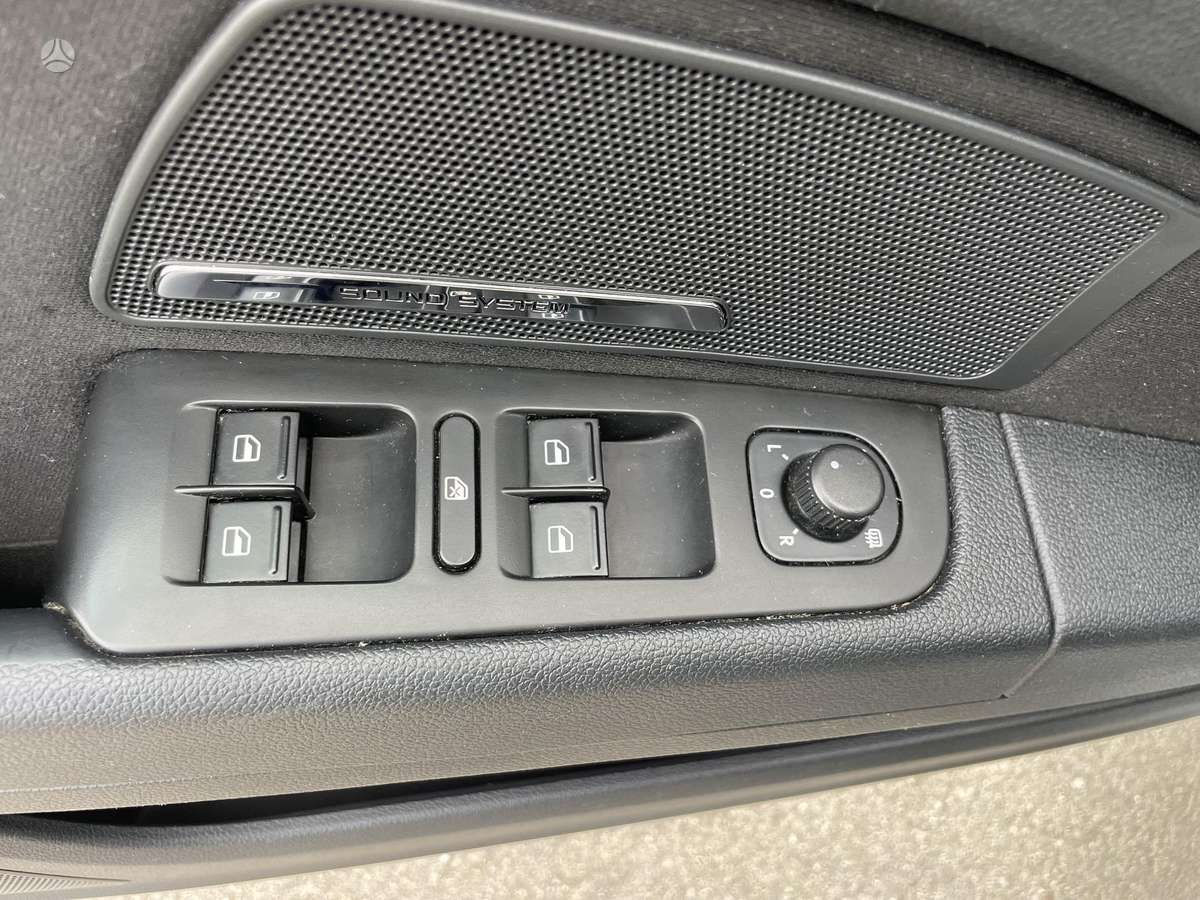 Skoda Superb 2011 — photo 22