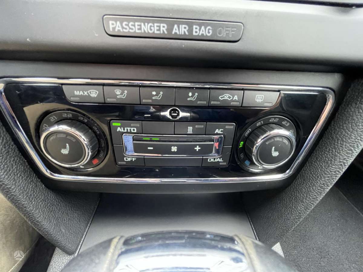 Skoda Superb 2011 — photo 26