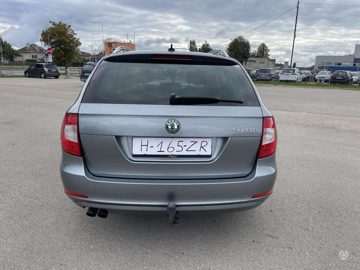Skoda Superb 2011 — engine 1798 cm³, 160 HP (118kW)