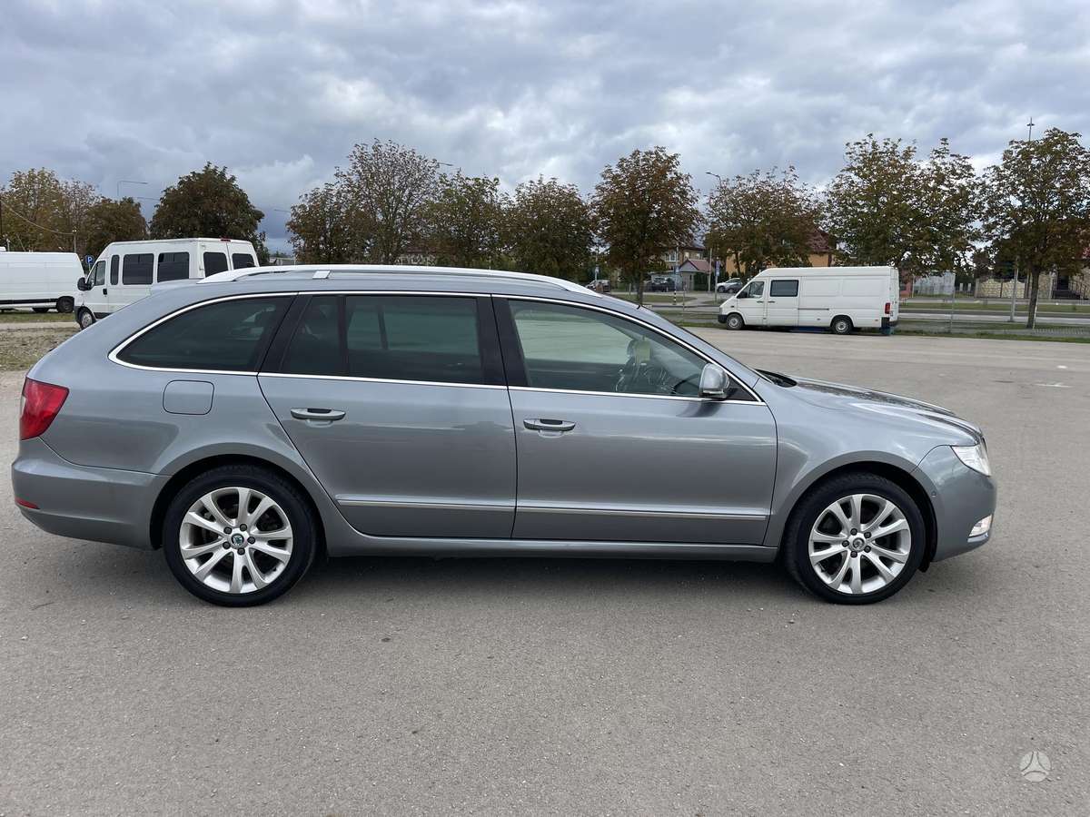 Skoda Superb 2011 — photo 6