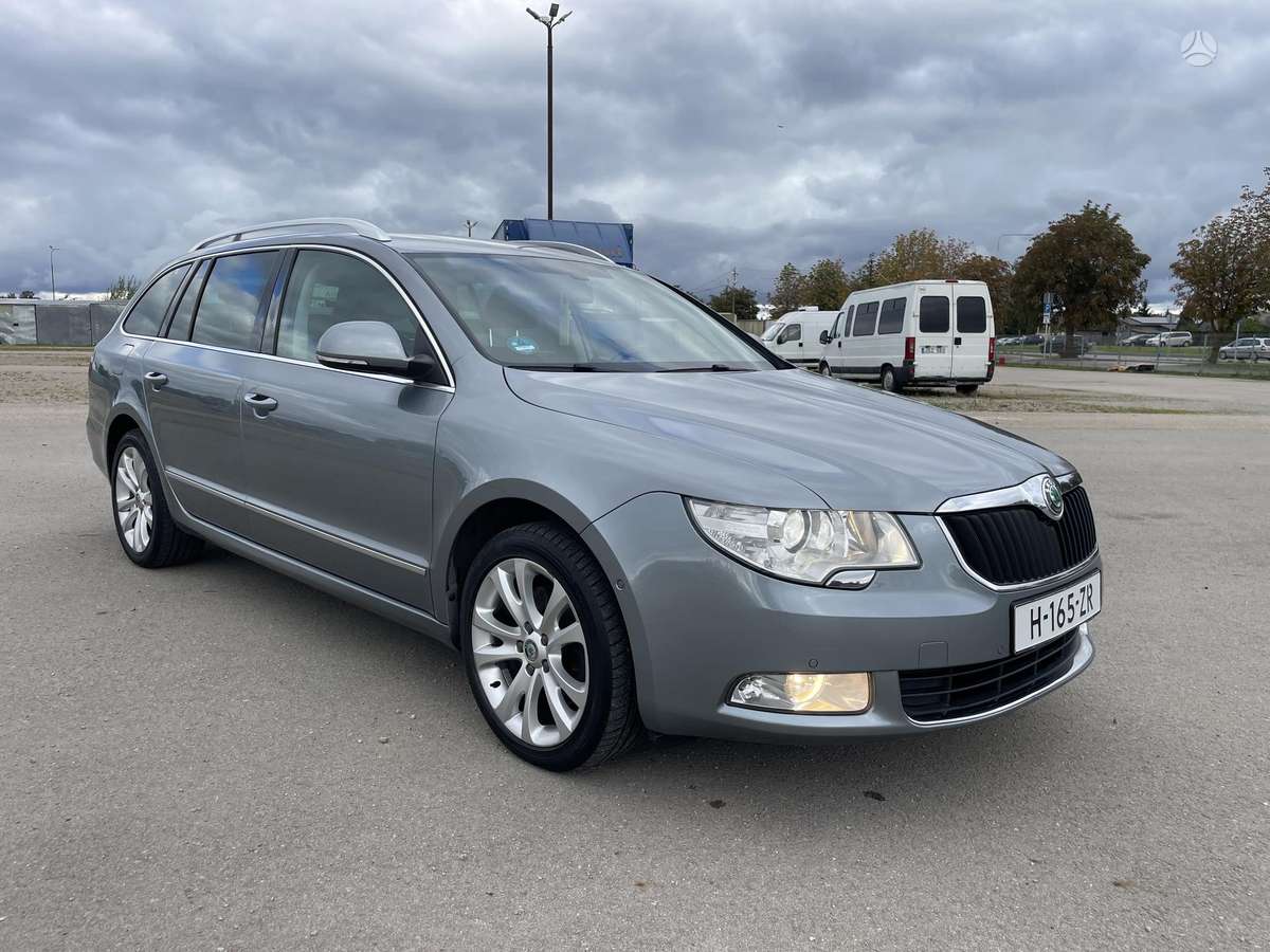 Skoda Superb 2011 — photo 7