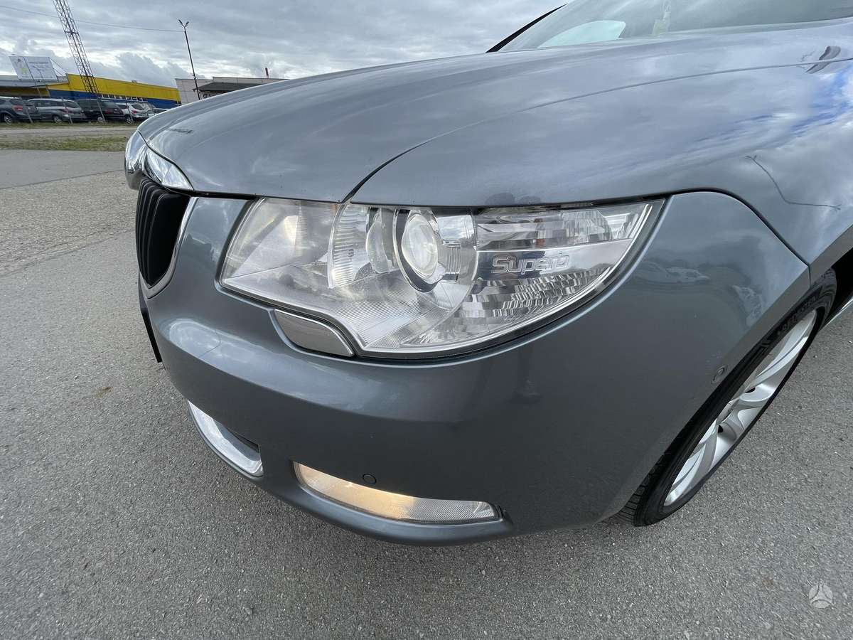 Skoda Superb 2011 — photo 9