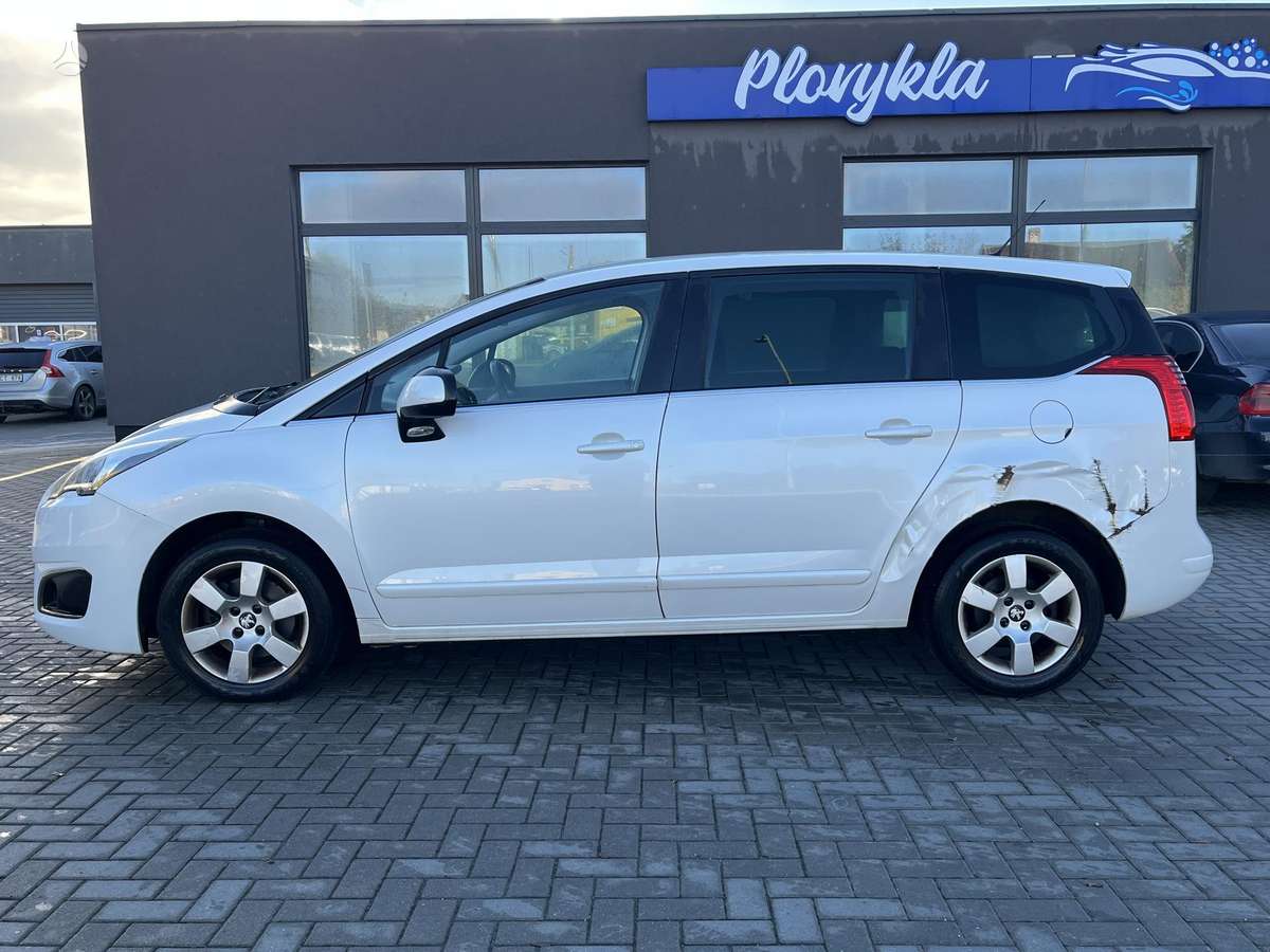 Peugeot 5008 2015 — двигун 1560 cm³, 120 HP (88kW)