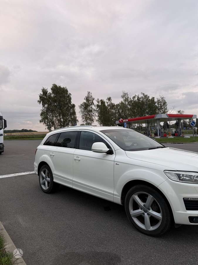 Audi Q7 2008 — engine 4134 cm³, 326 HP (240kW)