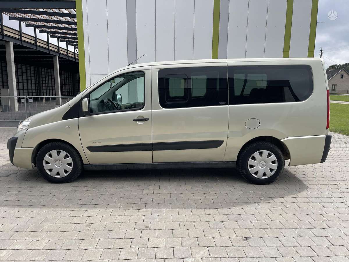 Citroen Jumpy 2009 — rear view