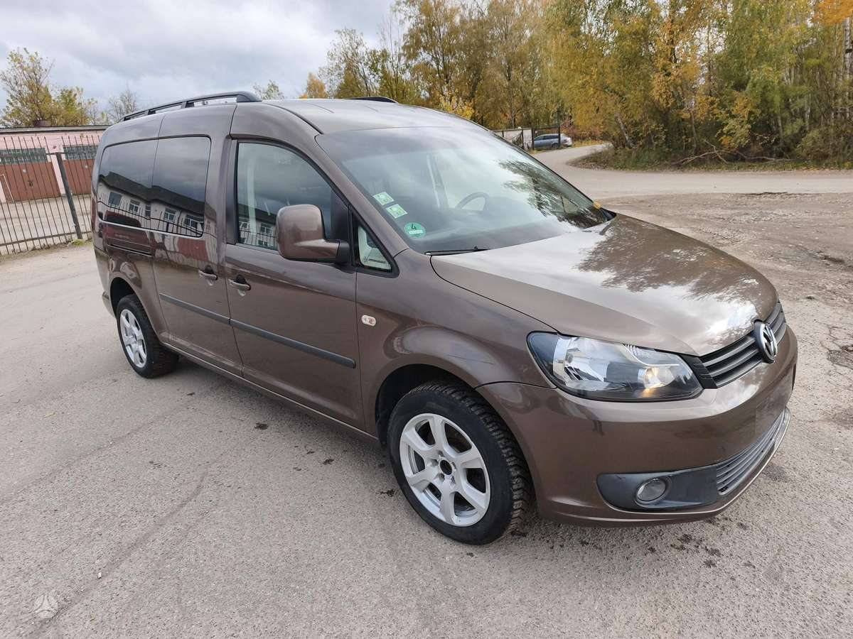 Volkswagen Caddy 2012 — rear view