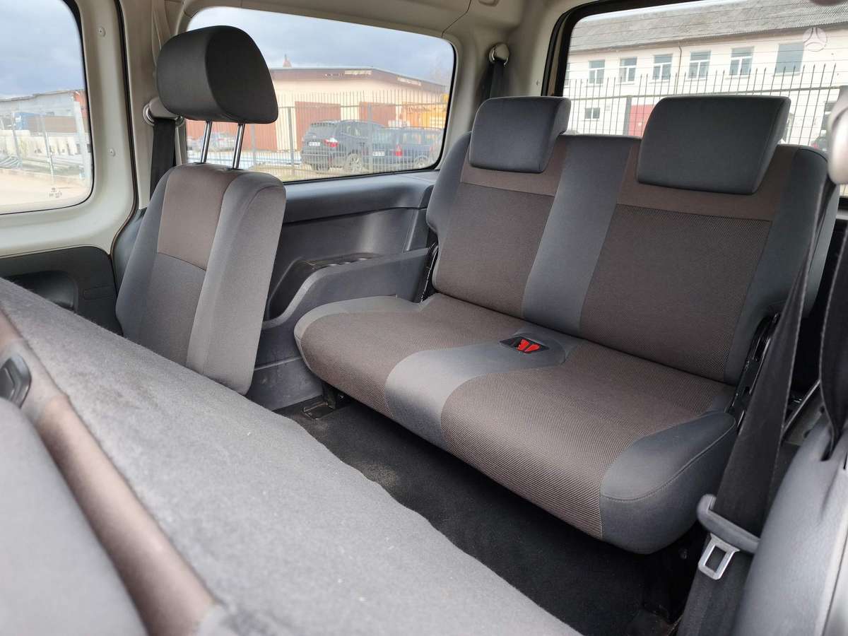 Volkswagen Caddy 2012 — photo 9
