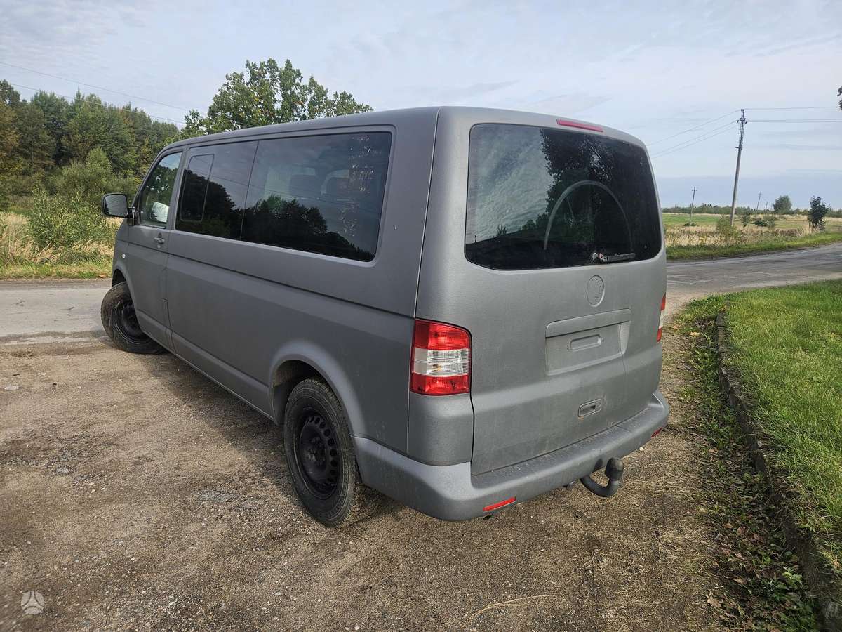 Volkswagen Caravelle 2008 — двигун 2500 cm³