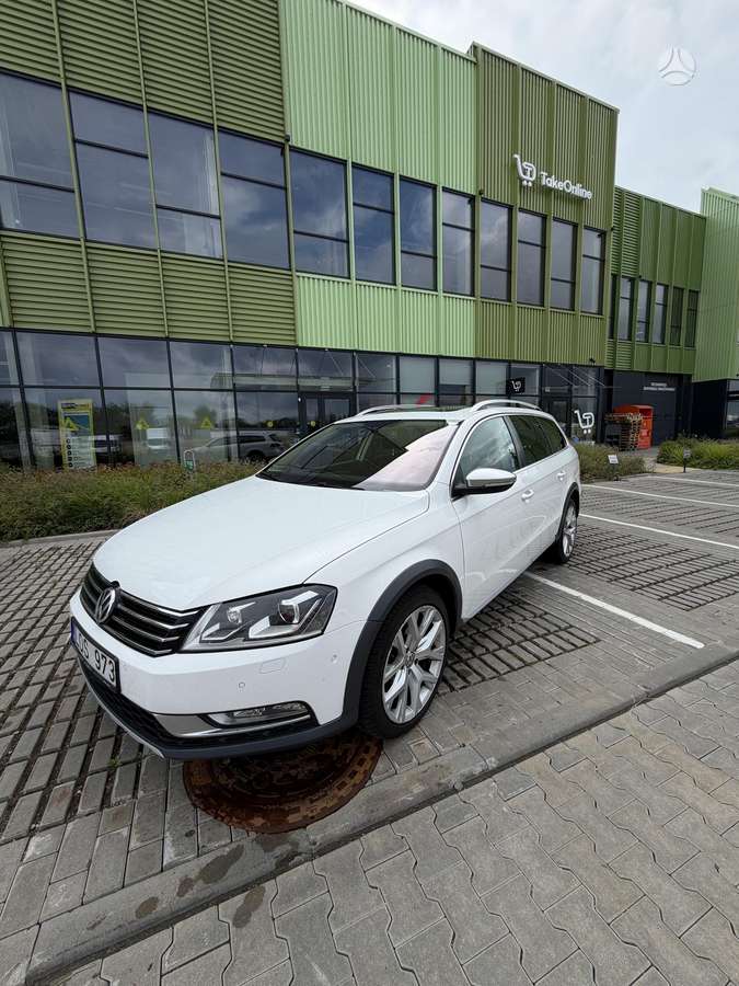 Volkswagen Passat 2012 — салон