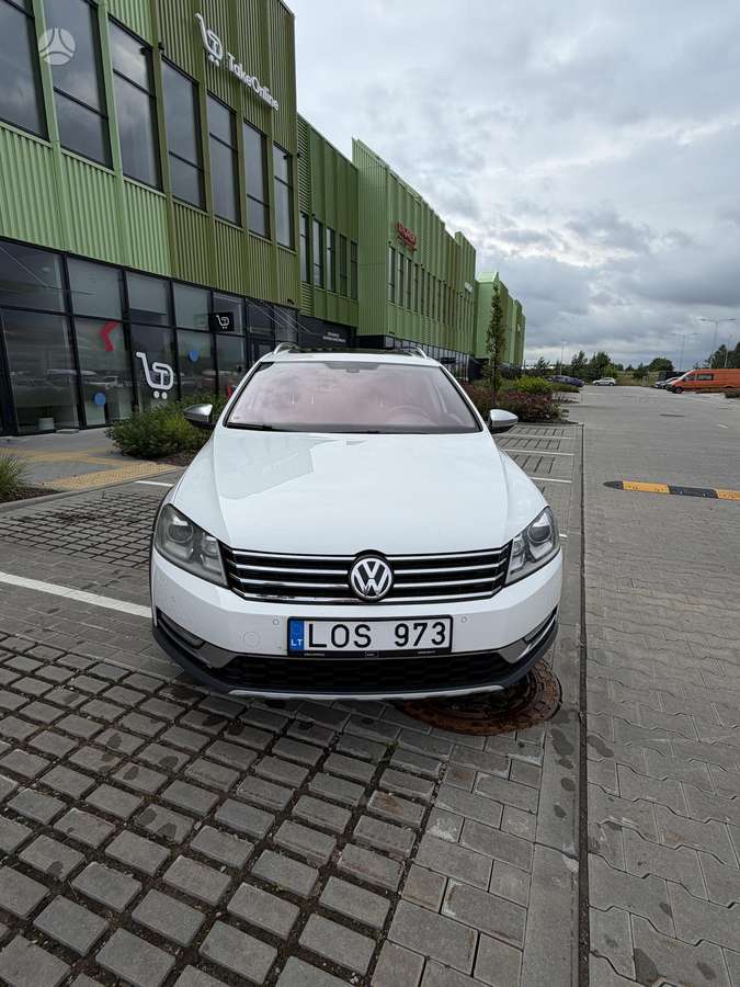 Volkswagen Passat 2012 — двигун 2000 cm³, 205 HP (151kW)